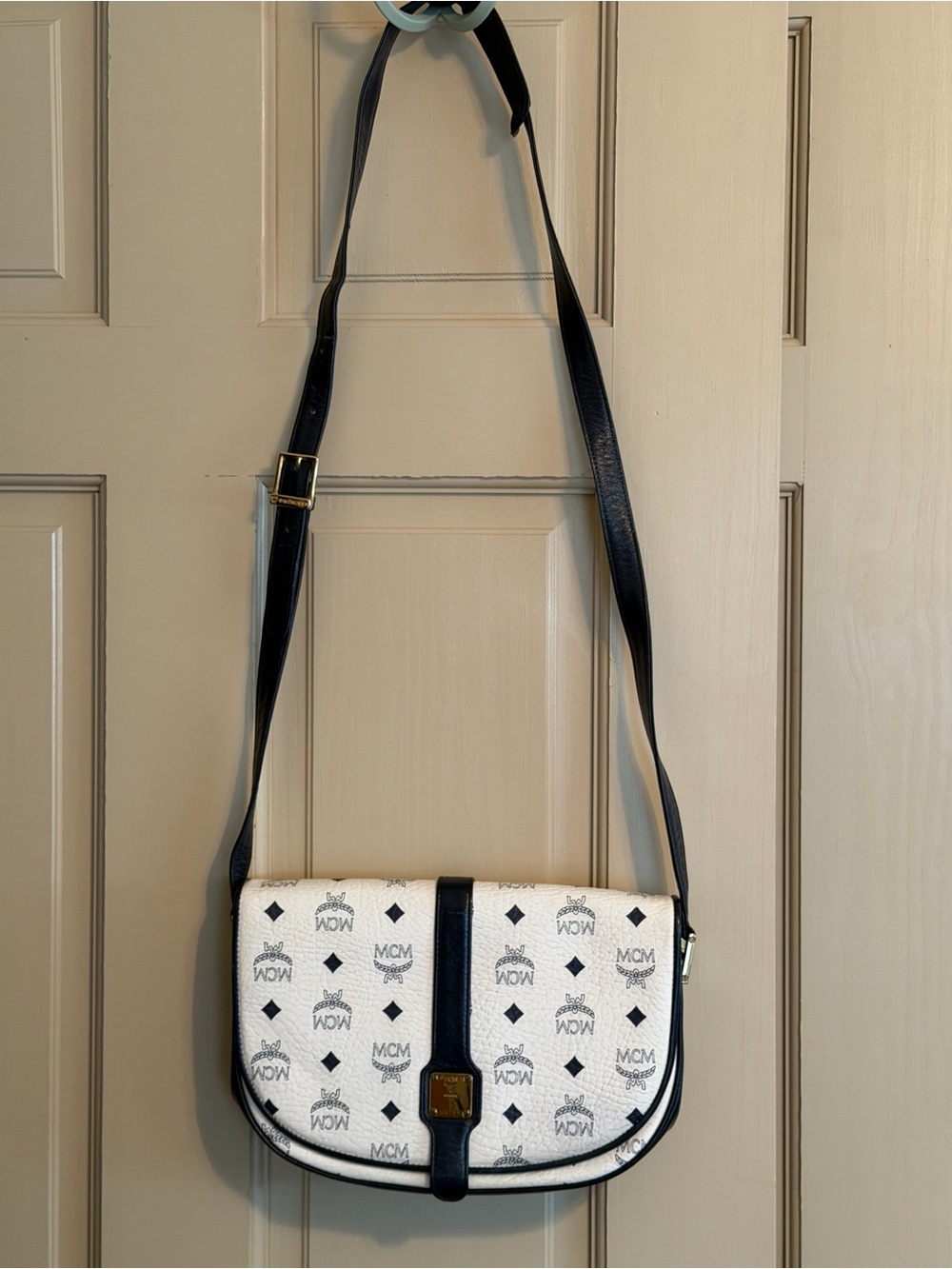 Authentic MCM White Logo Canvas Crossbody with Navy Trim and Gold Plaque - Picture 2 of 9